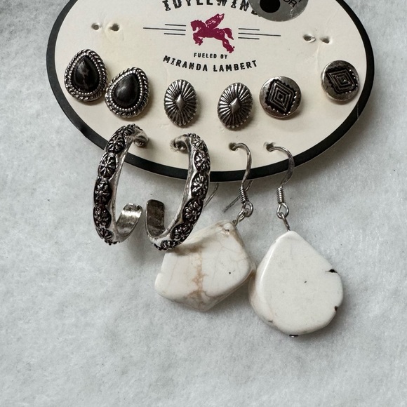 Idyllwind Jewelry - IDYLLWIND- Silver Tone 5 pieces stud/drop earring